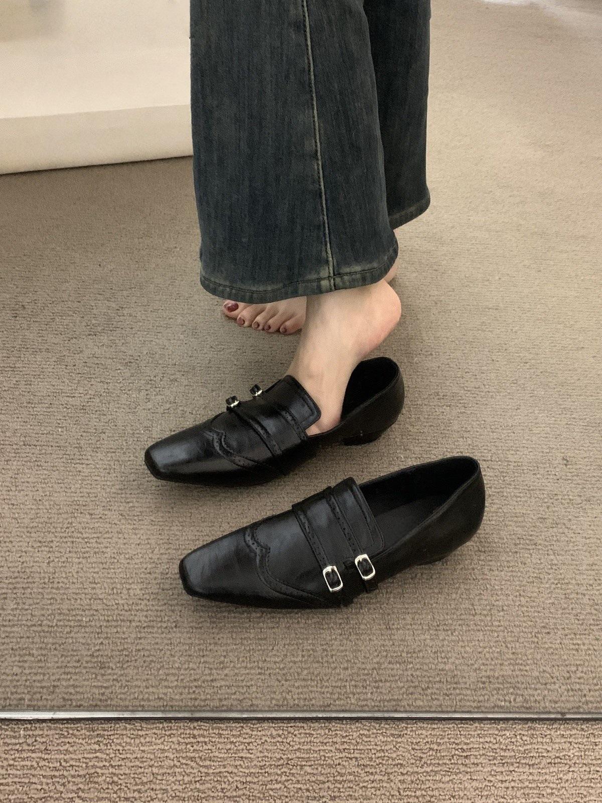 

Pointed fashion high sense niche loafer single shoes women s shoes autumn evening wind thick heel commuter small leather shoes 39 чорний