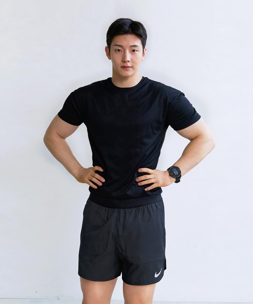 HECKCOOLNAM Mesh Cooling Muscle Fit Short Sleeve Running T-Shirt That Makes Shoulders Look Wider