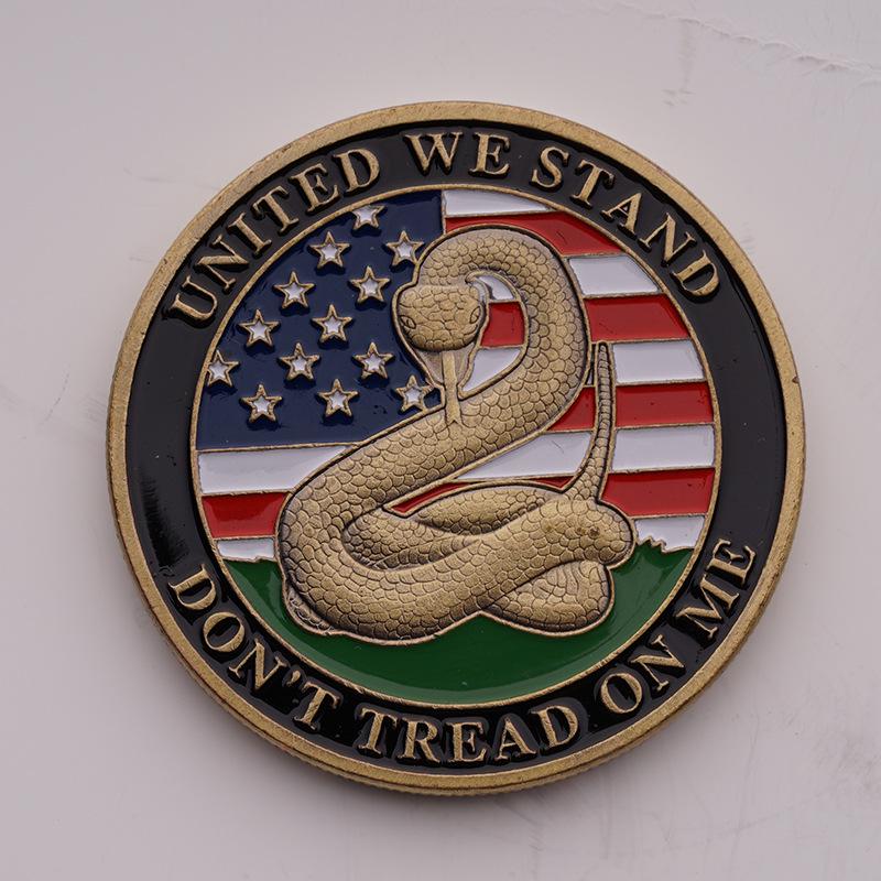 Памятные монеты Европы и Америки со змеей 1776 г.