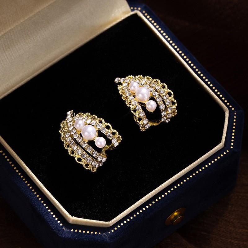 

Diamond-Set Pearl Lace Water Drop Stud Earrings French Retro Temperament Design Earrings Women S Light Luxury Elegant Earrings