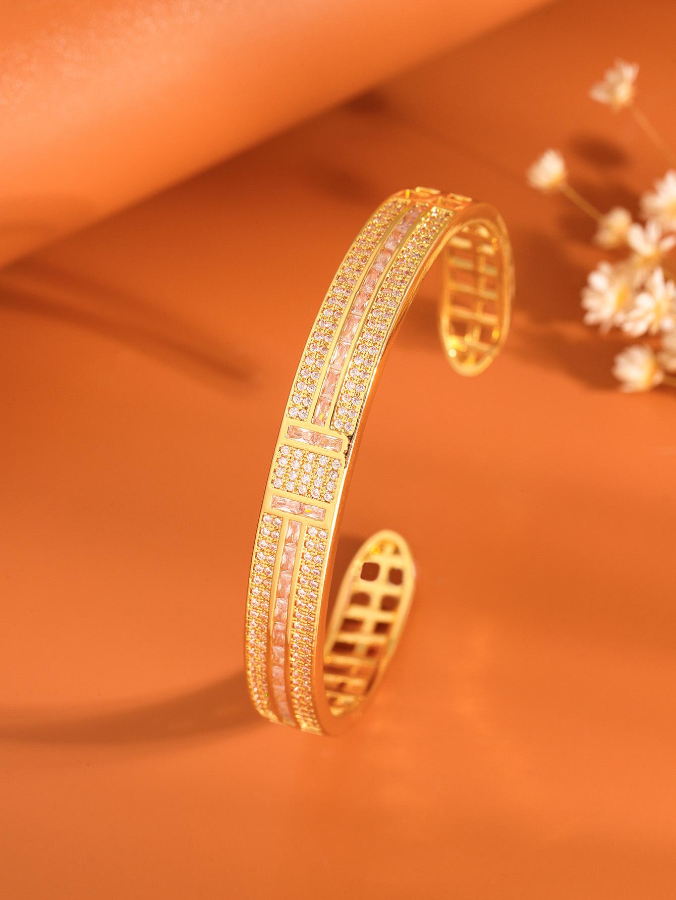 

Full diamond bracelet opening does not fade simple and versatile individual cold wind niche design золотий