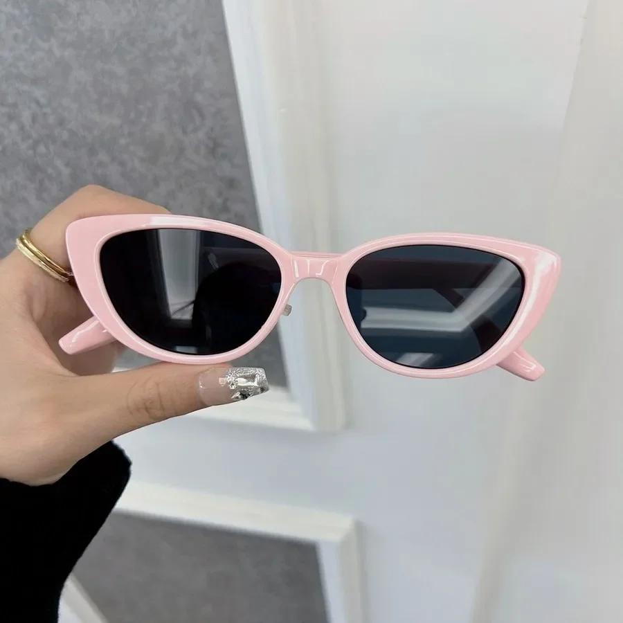 Designer Brand Cat Eye Sunglasses Women Men Casual Small Frame Sun Glasses Female Mirror Colors Luxurious Fashion
