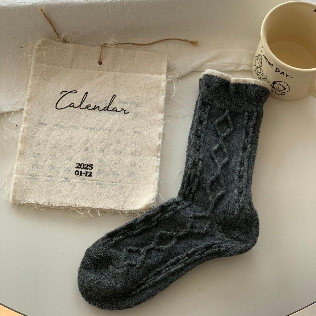 Color Block Cable Knit Wool Socks with Lace Ruffles & Diamond Pattern - Mid-Calf, Korean Autumn/Winter Style