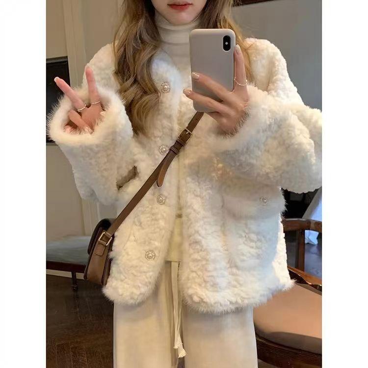Xiaoxiangfeng white imitation lamb wool coat autumn and winter new thin versatile plush thickened top
