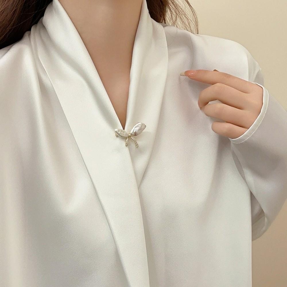Gold Tone Butterfly Brooch Pearl Like Women Pearl Butterfly Brooch High End Lapel Pin Necklines