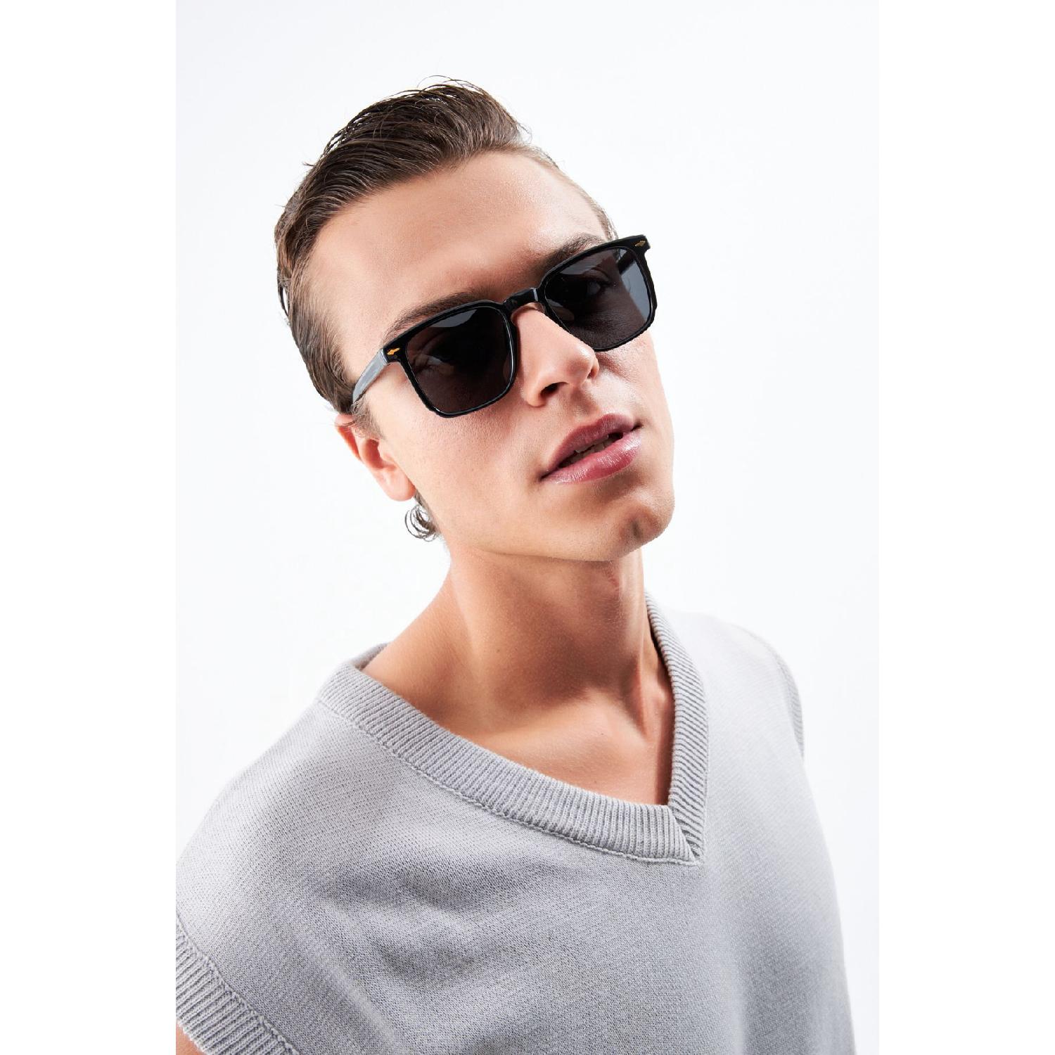 

Black Men s Sunglasses Aps001906 чёрный