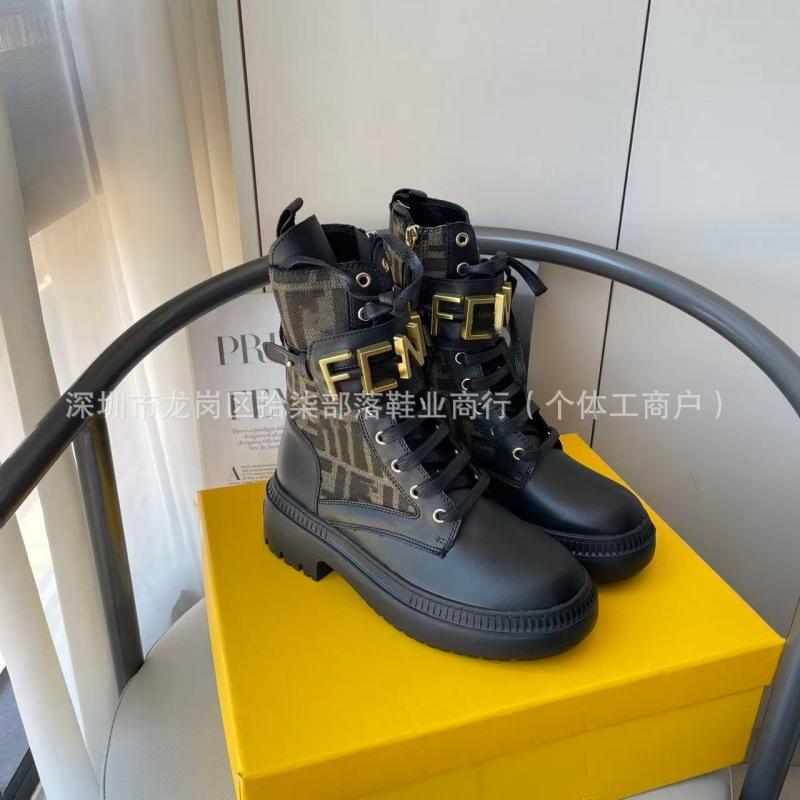 Metal letter lace-up slim leather retro versatile locomotive boots 2025 autumn thick-soled Martin boots 40 черный коричневый 9390₽