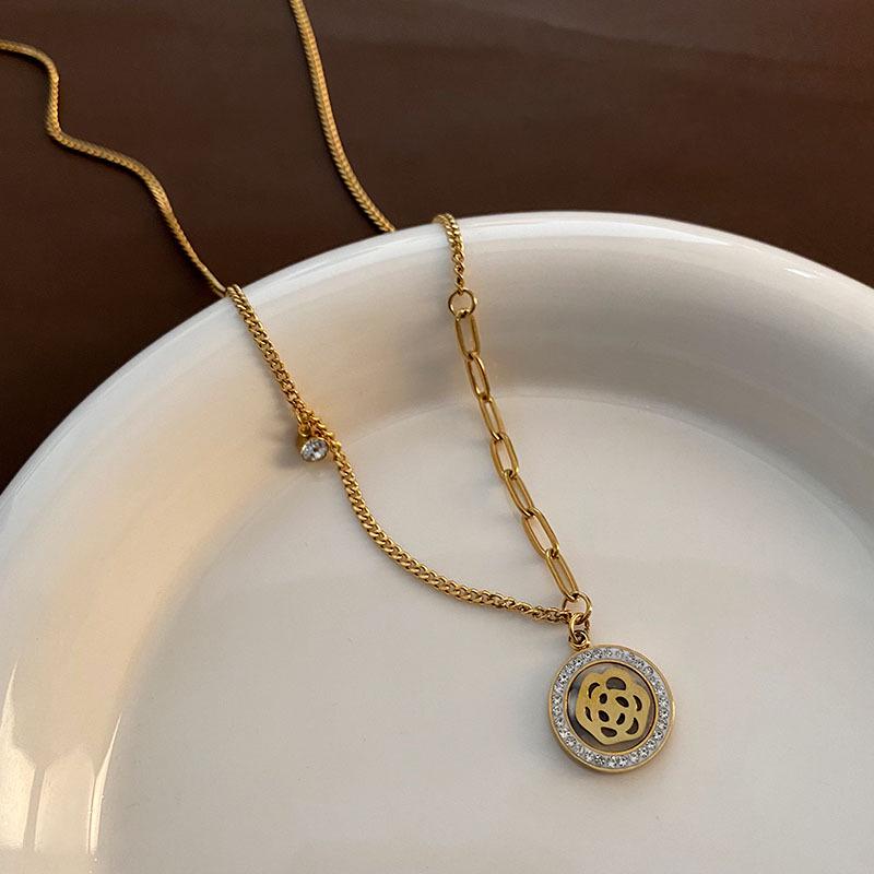 

Женское ожерелье с камелией 2024 года - Невыцветающая цепочка для ключицы с минималистичным дизайном кулона