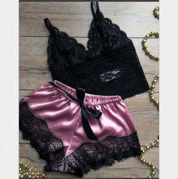 2PcsSet Women'S Pajamas Underwear Sexy Silk Satin Lingerie Women'S Sexy Lace Halter Top Shorts Pajamas Set