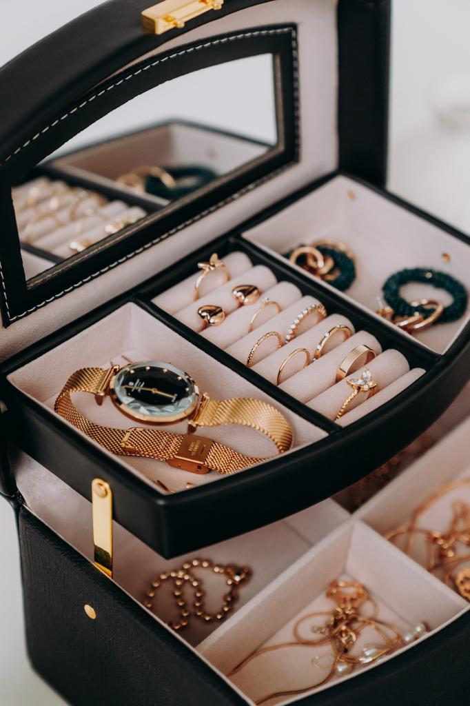 Elegant Jewelry Box - Peterson