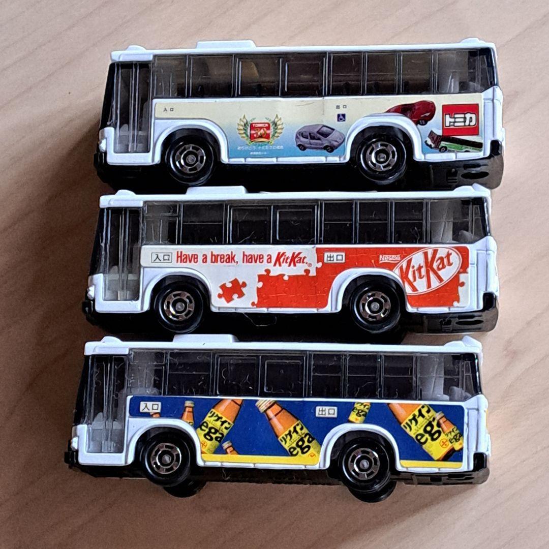 Used Tomica wrapping bus KitKat Regain Tomica limited edition.
