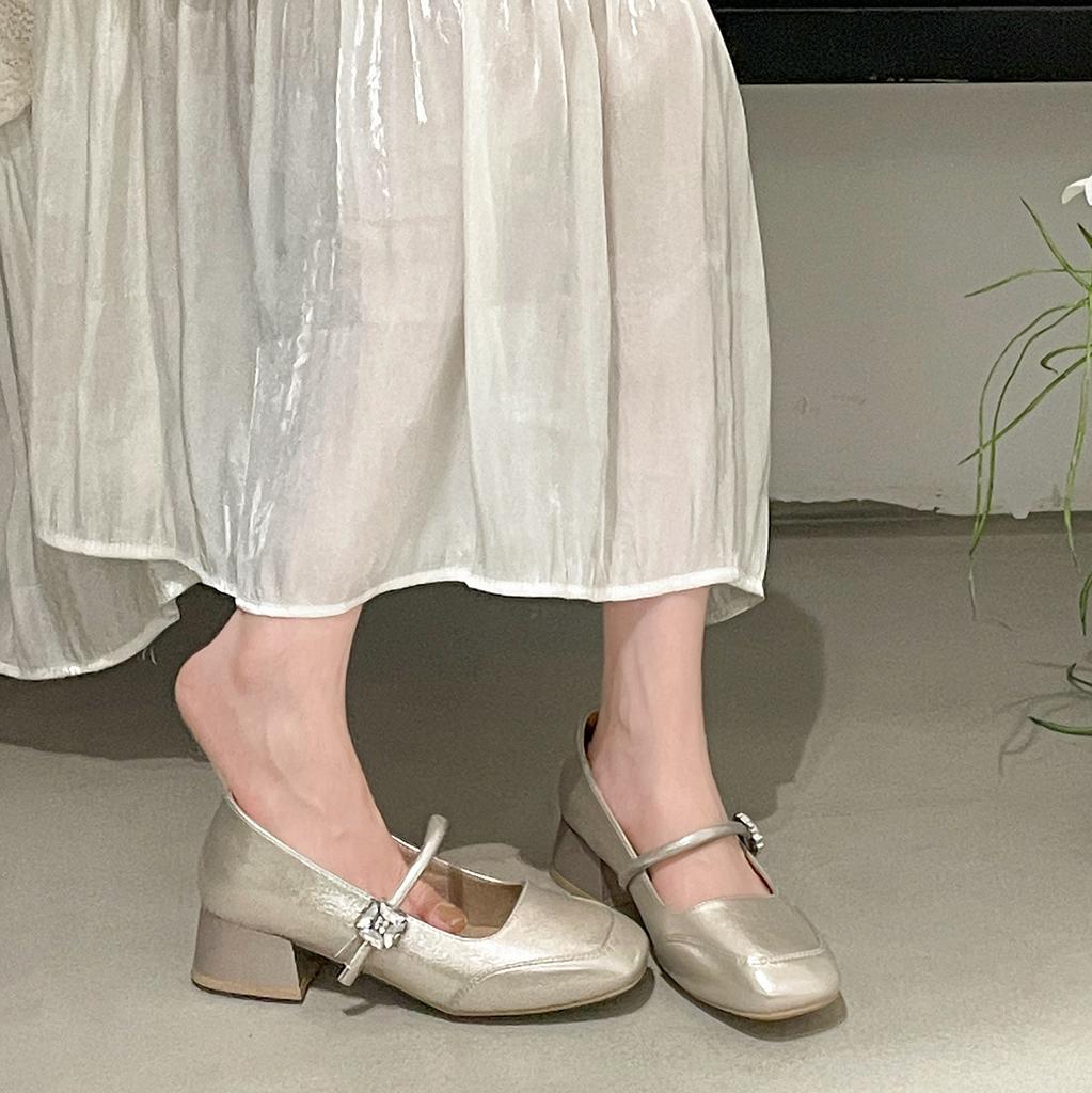 White retro French square head thick high-heeled single shoes women's 2025 new summer versatile height-increasing shallow mouth Mary Jane shoes