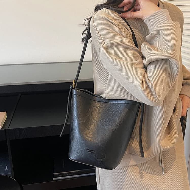 Retro Texture Bucket Bag Women's Shoulder Messenger Bag