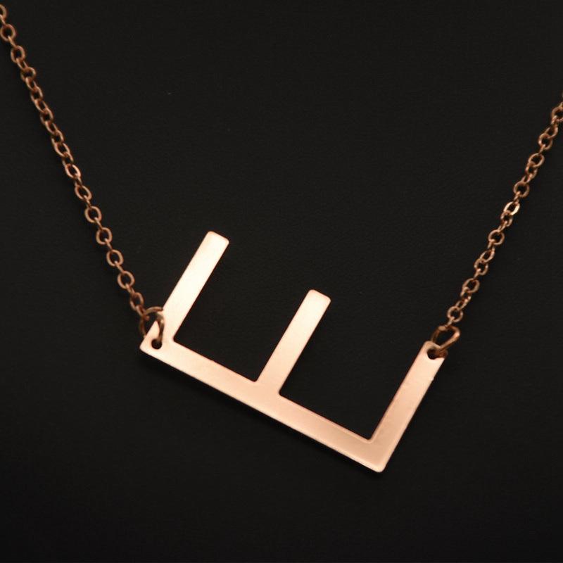 Kvinne 26 engelske bokstaver Ornament Ripple Chain Personlig brevkjede