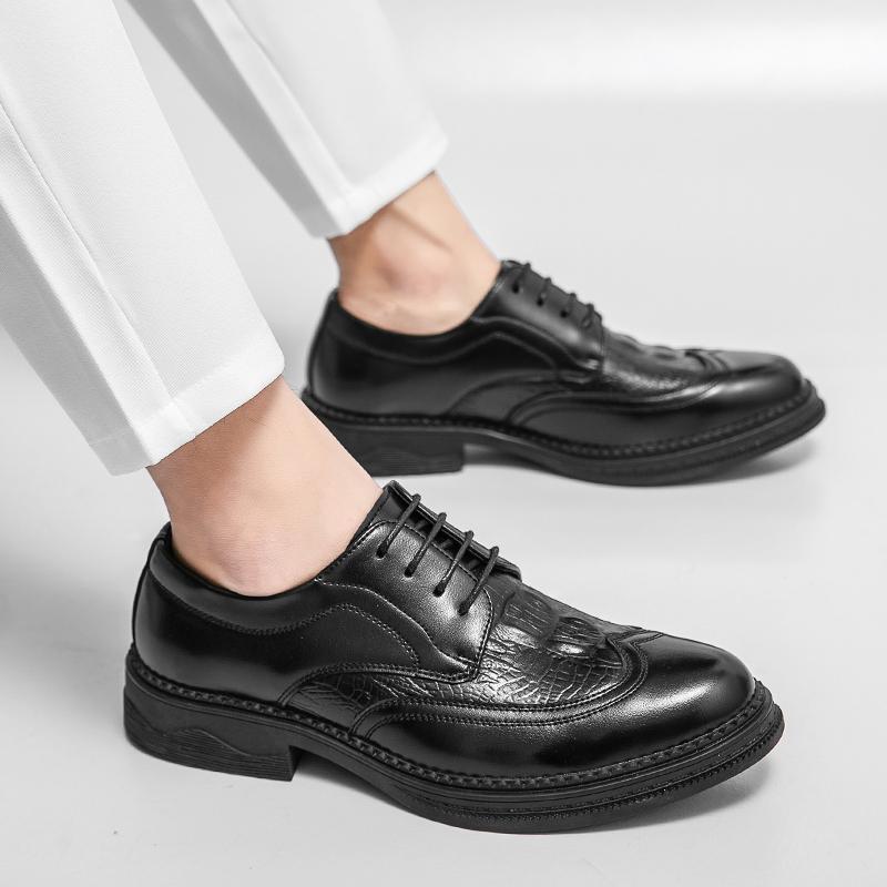 Luxury Brand Men Leather Shoes Black Casual Business Shoes Fashion Italian Patent Formal Flats High Quality Leather Oxford Shoes