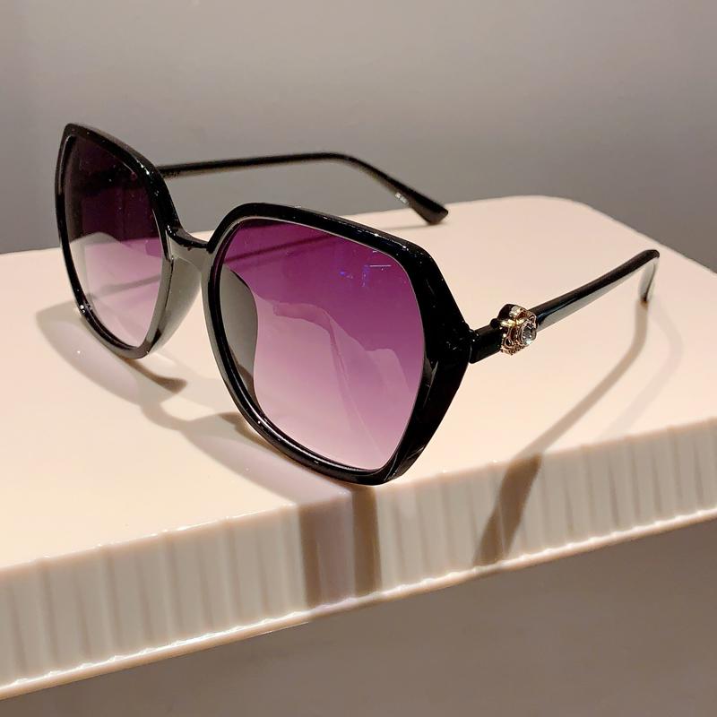 Stylish Design Gradient Shades Fashion Square Women's Sun Glasses Oversize Decoration Sunglasses for Travelling Driving