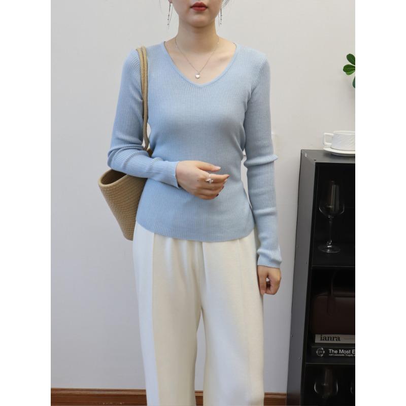 Autumn and winter new streamer design sense solid color knitted bottoming shirt slim and thin temperament sweater pullover woman