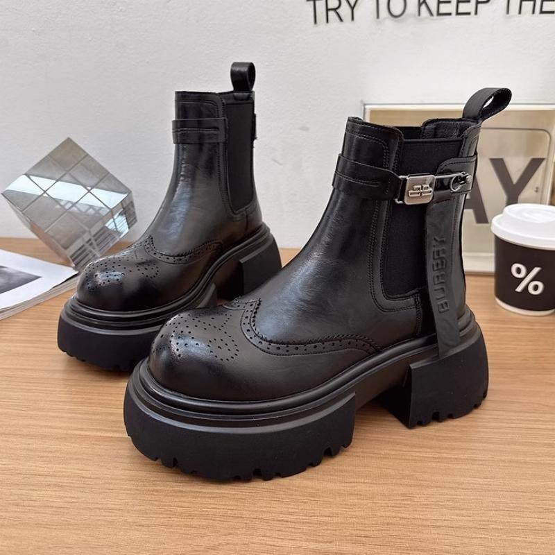 European Station Platform Sleeve Retro Thick Heel British Style Women's Boots 2025 Autumn and Winter New Velvet Heightening Martin Boots