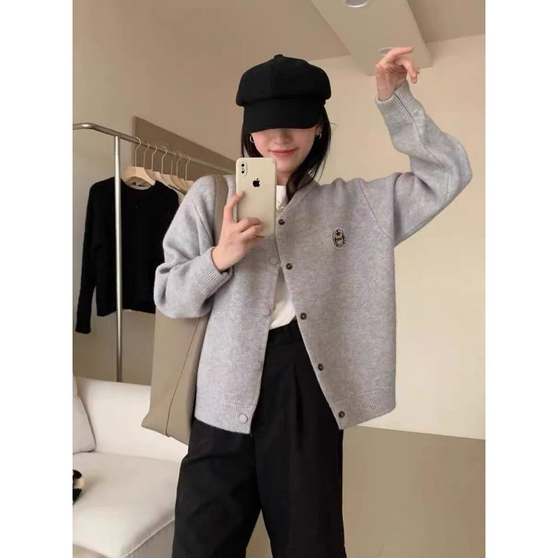 Autumn and Winter New Soft Waxy Gentle Sweater Jacket Women's Crew Neck Loose Versatile Embroidered Knitted Cardigan Jacket