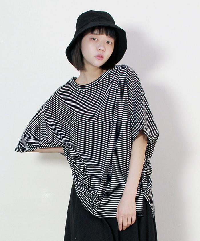 Deumakeu Pinstripe French Sleeve Oversized Short Sleeve T-Shirt Black