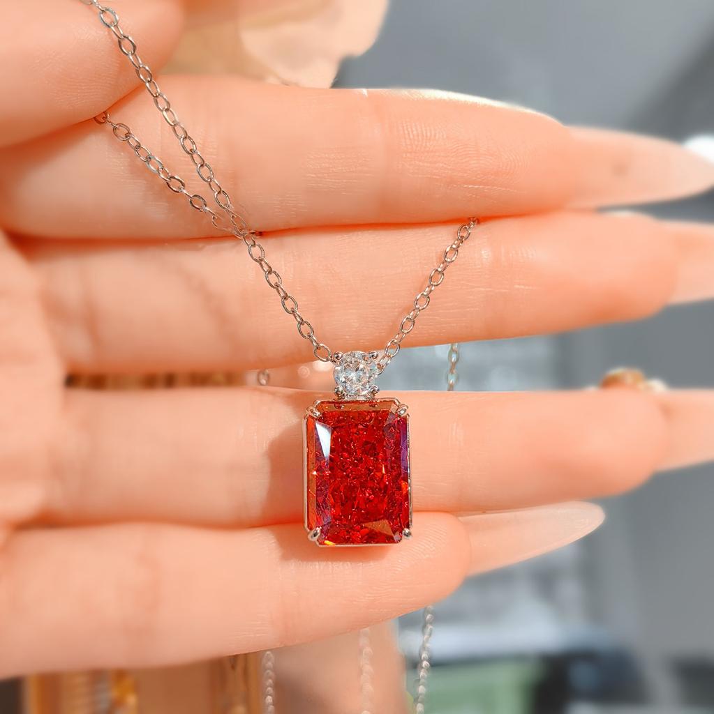 Temperament Seiko Quadratisches Ring-Set Premium Parfümflasche Hochkarätiger Diamant Eisblumenschliff Halskette Ohrringe Damen