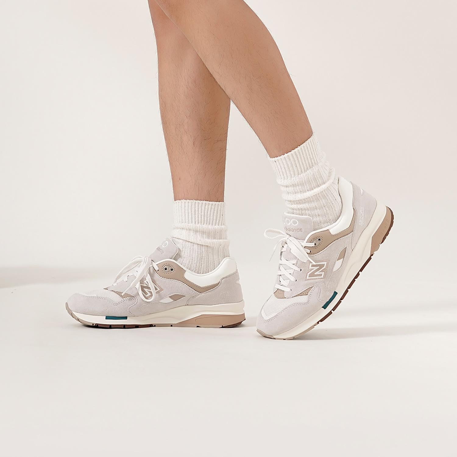 Мужские кроссовки New Balance 1600 Greige Pack светло-серые Off-White Beige CM1600MB 43 — фото 6