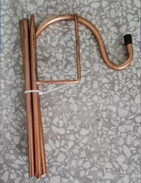 Retro Wrought Iron Solar Courtyard Lantern: Outdoor Tungsten Filament for Garden, Balcony, Camping & Decorative Night Lighting.