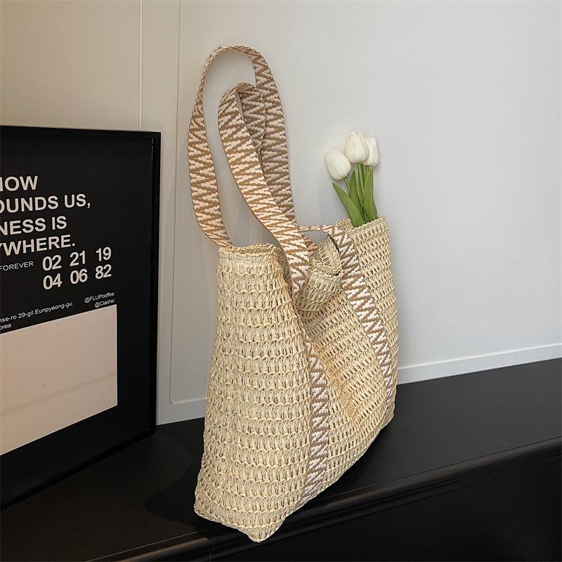 Contrast Straw Bag Large Capacity Holiday Beach Bag Women's Shoulder Tote Bag