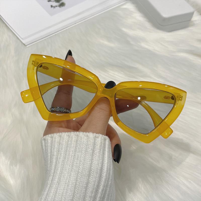 New Large Frame Retro Triangular Sunglasses Personalized Black Hip-hop Sunglasses UV Resistant Cat Eyes Trendy Women's Glasses