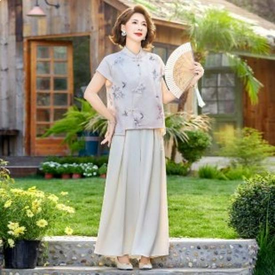 2026 New Stylish Two-Piece Summer Set for Middle-Aged and Elderly Women