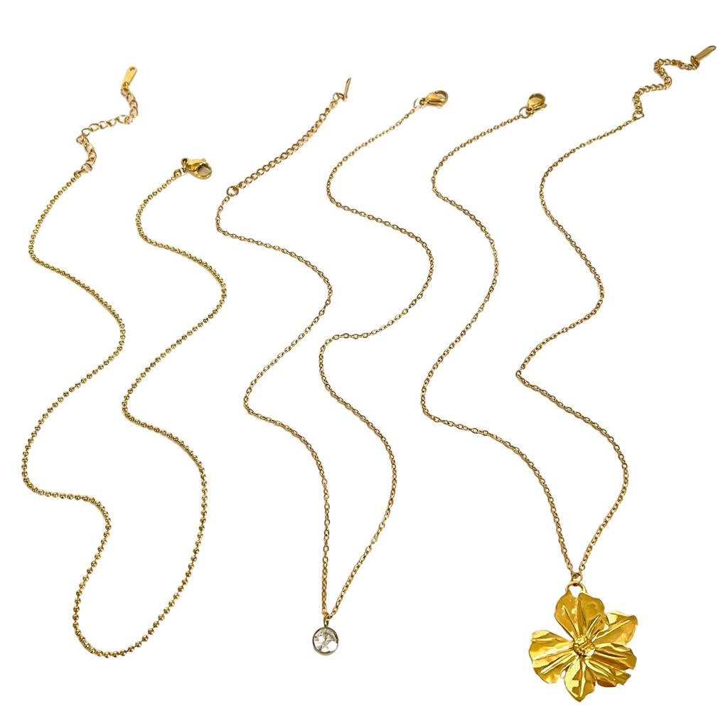 Elegant Gold Plated Flower Pendant Necklace Versatile Gold Bead Pendant Necklace for Women Enhances Any Outfit