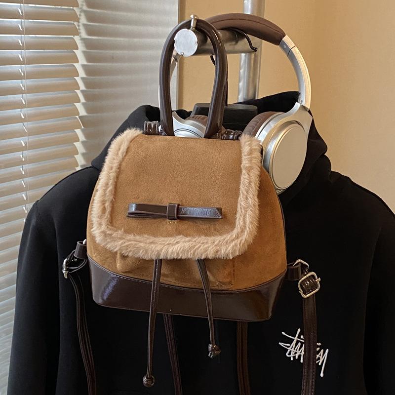 Retro Backpack Women's Fashion Niche Design Sense Student Class Schoolbag Korean Version Bucket Bag Leisure Travel Backpack