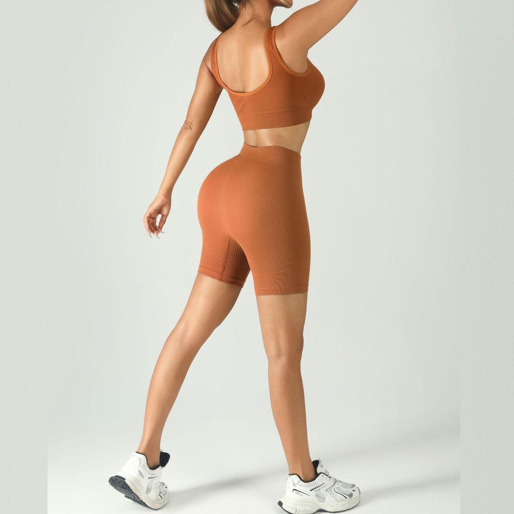 Seamless High-Elastic Yoga Set: Square Neck Vest & Peach-Contour Shorts