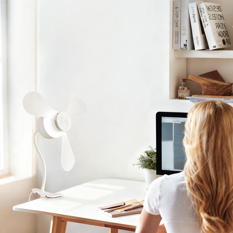 Oeny Desktop Clip-on Fan with Light
