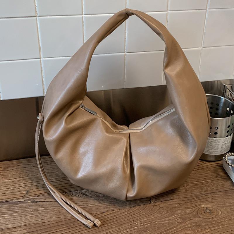 IELGY Ladies Dumpling Bag Large Capacity Commuter Shoulder Cloud Pleated Messenger Bag