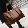 Elegante Borsa a Shopper in Pelle di Mucca Marrone con Texture Coccodrillo – Spaziosa ed Elegante per Viaggio e Lavoro