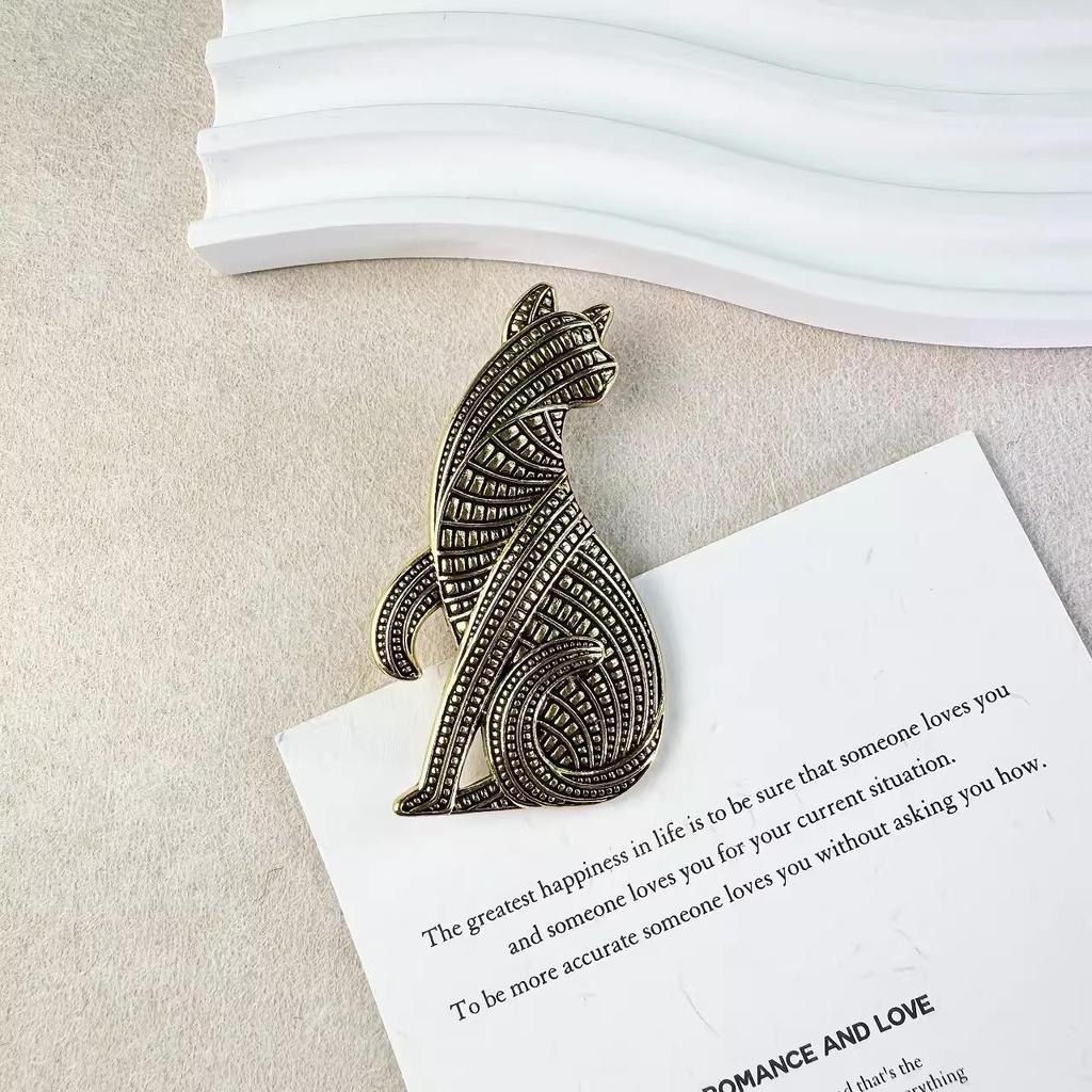 Premium Korean Cartoon Kitten Oil-Drop Brooch - Elegant Animal Pin for Women