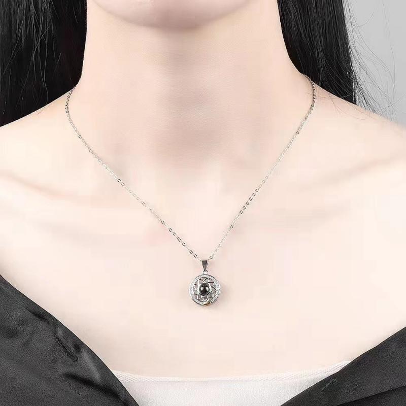 Sun and Moon Couple Projection Necklace for Men and Women, Simple Japanese and Korean Style, 100 Language Pendant, Collarbone Chain, Christmas Gift