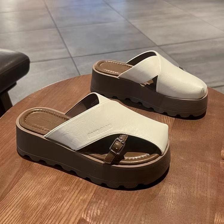 Muffin Thick Bottom Heightening Versatile Lazy Fashion Cool Slippers Women's Wear 2025 Summer New Retro Bag Head Half Slippers