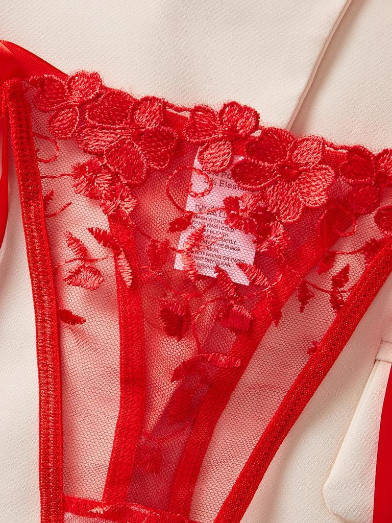 Elegantes Dessous-Set mit floraler Stickerei, Bügel-BH und String mit Schleife