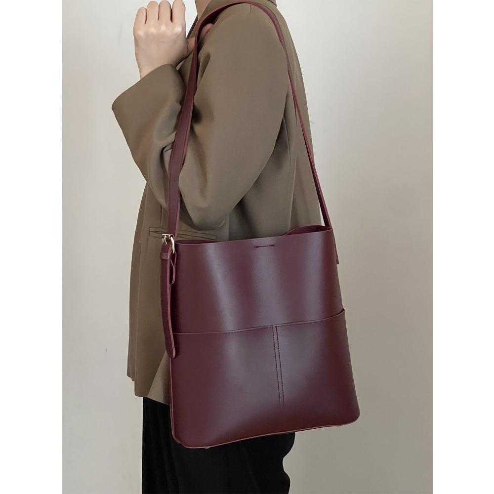 

Women s Korean Style Soft Leather Crossbody Bag, Bucket Bag, Extra Large Capacity, Shoulder Bag, Wallet, Carryall 30 * 32 * 11 CM