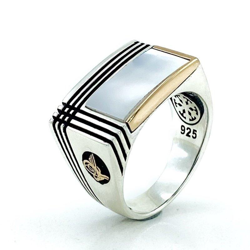 

Квадратное мужское кольцо из перламутра с натуральным камнем высшего качества из серебра