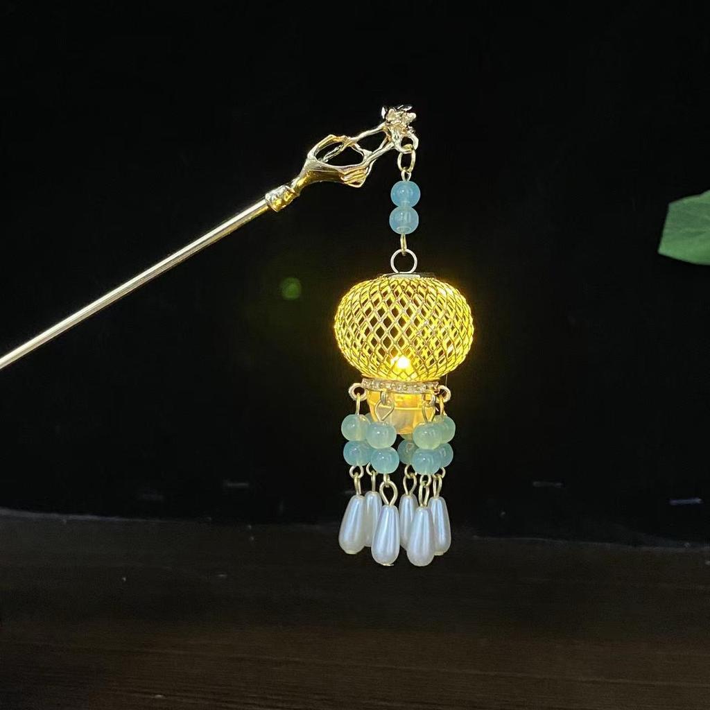 Ancient Style Luminous Hairpin: High-End Alloy Lantern Design for Hanfu Skirts