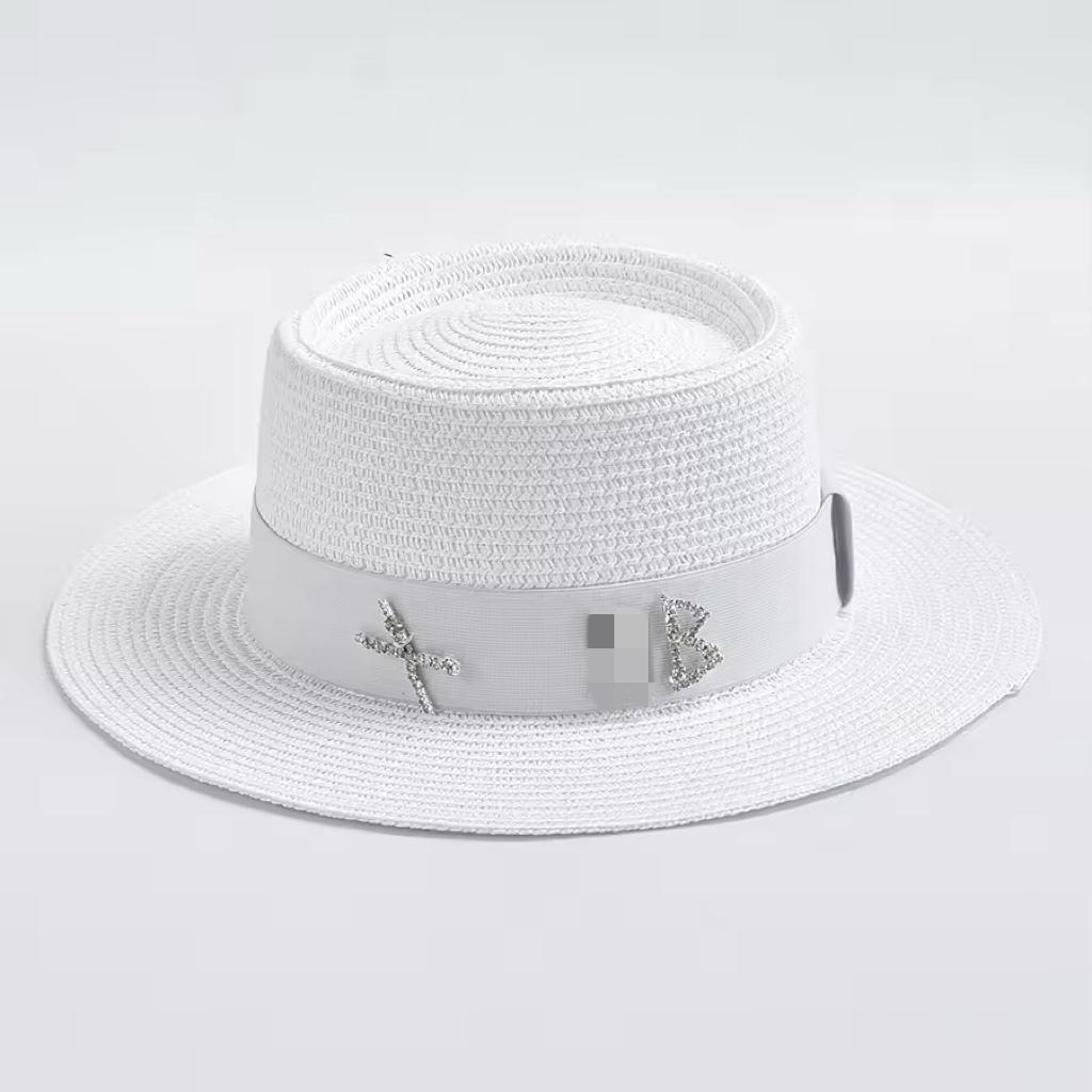 Fashionable Metal XRB Letter Straw Hats for Women Summer Elegant Holidays Boater Hat Outdoor Beach Sun Hat