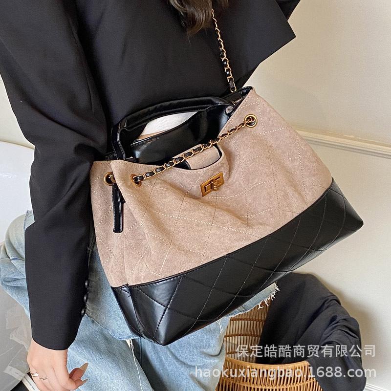 Premium feel hand bag women's 2025 new trendy suede rhombus chain shoulder bag large capacity tote bag