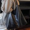 Niche Large-capacity Fashion Commuter Bag Women's 2025 Autumn New Armpit Bag Fashionable Casual Simple Tote Bag