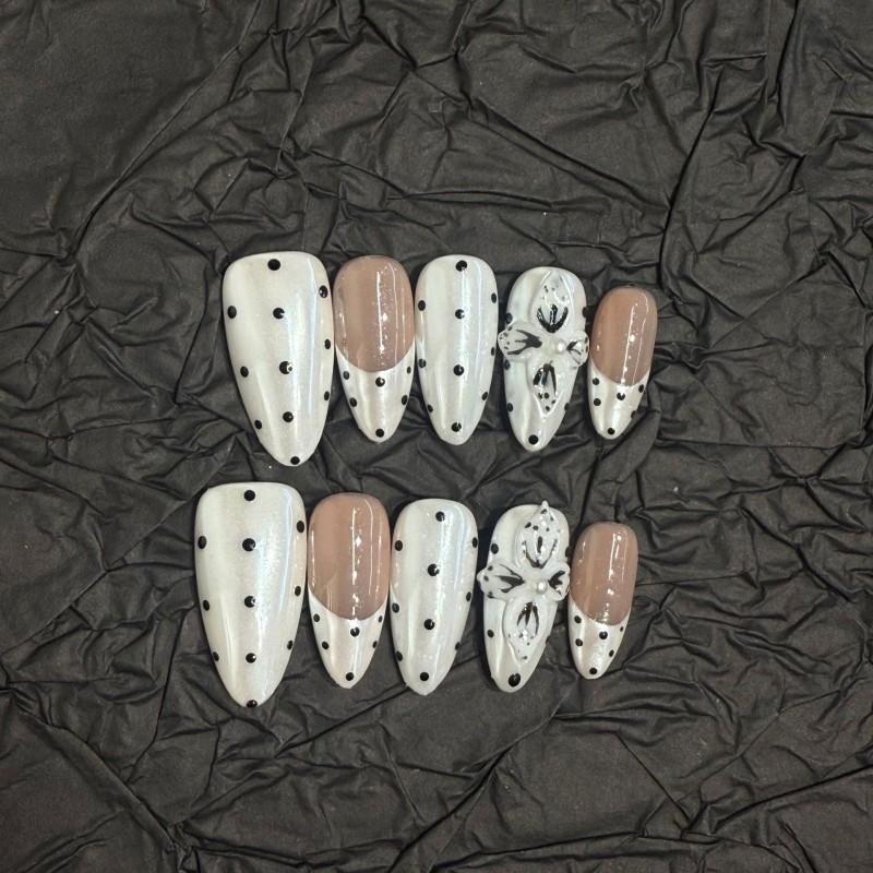 Handcrafted Press-On Nails With 3D Floral Design Shape Women Ultra Thin Seamless Style Small