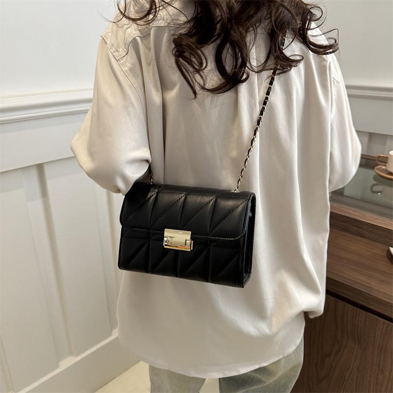 Stylish Retro Small Square Shoulder Bag For Women 2024 Trendy Casual Chain Bag