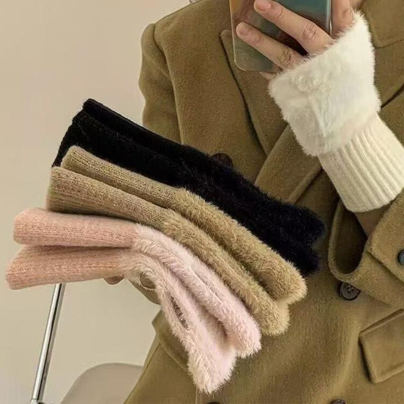 Mink Plush Plush Student Gloves Warm and Cold Gloves Female Winter Female Black and White Cute Office Half Finger
