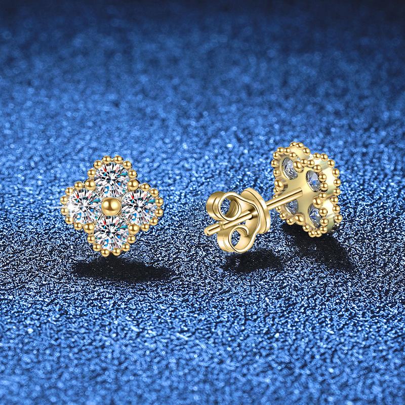 

0.8ct Full Moissanite Clover Stud Earrings 925 Sterling Silver Four Leaf Hypoallergenic Friction Earring for Women Fine Jewelry Silver Plated золотой